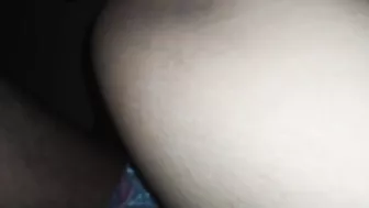 البت عشيقها فاشخ كسها نيك عنيف على السرير وتتوجع