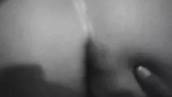 مصريه نايمه واخوها نازل نيك في طيزها الكبيره وبيصورها