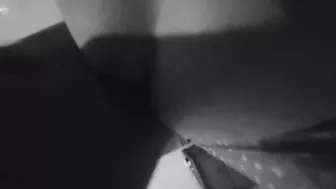 مصريه نايمه واخوها نازل نيك في طيزها الكبيره وبيصورها
