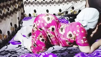 سمر المربربه الزبون بيلحس كسها وينيكها على الارض