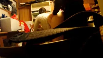 لبوه بجسم مربرب عشيقها مقلعها في المحل وفاشخ طيزها نيك