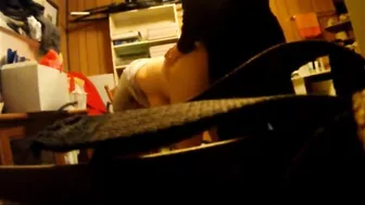 لبوه بجسم مربرب عشيقها مقلعها في المحل وفاشخ طيزها نيك