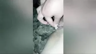 قحبة عراقية بتصور لحبيبها وتنيك كسها بالزب الصناعي