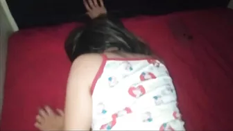 كحبة حبيبها ينيكها بوضع كلابي في ليلة عيد ميلادها