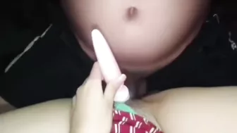 لبوه مغربيه بتلعب في كسها بالهزاز والزب بيدخل كامل