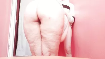 احلى مصرية جامدة بتمص الزب وتاخده في طيزها على الواقف