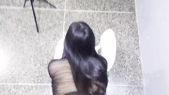 ممحونة بتمص زب اخوها المغربي وتخليه ينيكها خلفي