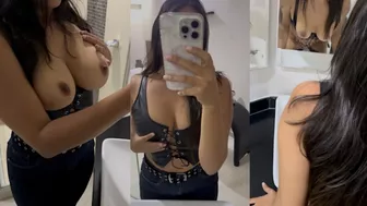 ممحونة بتصور بزازها الجامدة وتتناك في الفندق بالفلوس