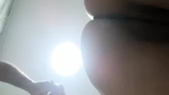 لبوة البواب دخل عليها المطبخ ونزل في طيزها نيك