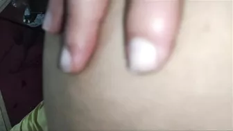 طيزها كبيره ورفعاها على الاخر عشان تاخد زب عشيقها