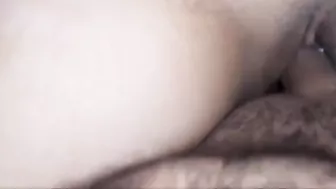 لبوة مصرية فاتحه رجليها على الاخر وبتقول حطه كله