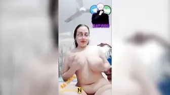 احلى بزاز كبيرة وملبن بتتقفش في فيديو مسرب تهيج