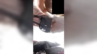 شاب بيهيج على طيز مربربة ويتحرش بيها في العربية