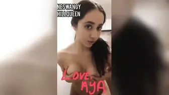 بنوتة مصرية جامدة واقفه بتلعب في بزازها ونفسها تتناك