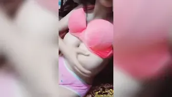 احلى بزاز وجسم بيتعرض في النودز من مصرية ملبن