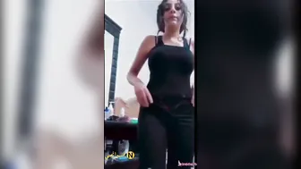 سهرانه طول الليل تصور لحبيبها بزازها وتمصهم