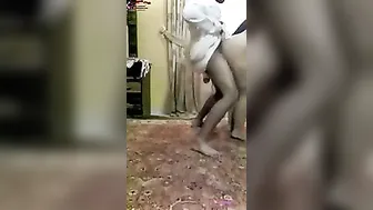 سعودية تمص زب عشيقها وتتناك خلفي على الواقف