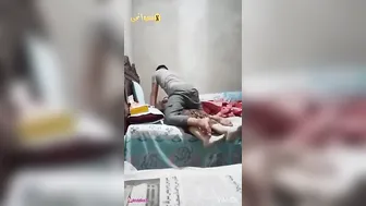 مصرية اخوها نزقها على السرير ونازل نيك بكل الاوضاع