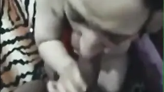 نص ساعة من الرقص والنيك لمصرية مع زبون عنتيل