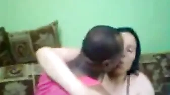 مصرية متناكة الزبون فاشخها بكل الاوضاع وبيفضحها