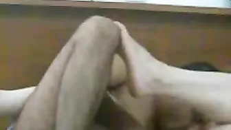 مصرية ممحونة عشيقها نازل فيها بوس ونيك بكل الاوضاع