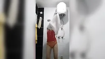 شرموطة مصرية بترقص لحبيبها وتعرض جسمها المولع