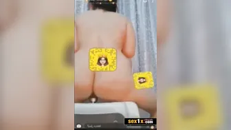 سعودية ملبن بتنيك في كسها بالزب الصناعي مع المتابعين