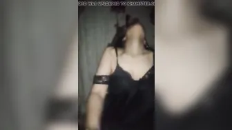 لبوة مصرية نازله تنطيط على الزب وتتوجع بصوت عالي