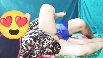 فلاحة منقبة نازله في الزب مص زي المرحومة وتتناك