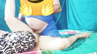 فلاحة منقبة نازله في الزب مص زي المرحومة وتتناك