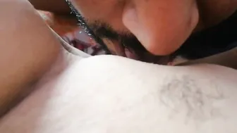 مصرية بتصور حبيبها وهو فاشخ كسها لحس وتتشرمط