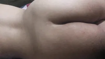 لبوة مصرية ماسكه الزب ونازله فيه تدليك وتتناك بعنف