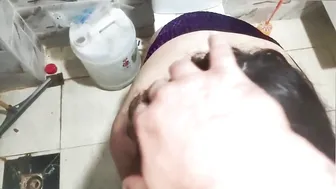 هيجانة مصرية واخده عشيقها الحمام ومخليها ينيكها خلفي