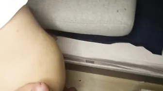 متناكة رافعه رجليها على الاخر وحبيبها فاشخ كسها نيك