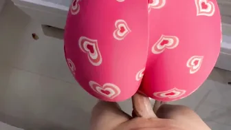 فرسة مصرية اخوها بينيك طيزها وماسك شعرها