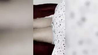 مربربة مصرية بتمسك الزب تمصه وتنزل بكسها الهيجان