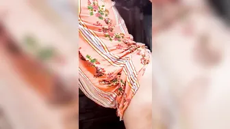 لبوة مصرية صاحب جوزها بيقفش في بزازها ويرشق زبه خلفي
