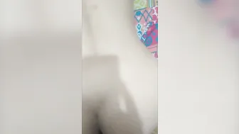 وتكة مصرية قالعه الهدوم لعشيقها وتديله طيزها الجامدة