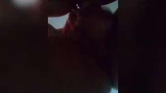 البت بزازها جامدة ماسكه في الزب وبتصمه زي المحرومة