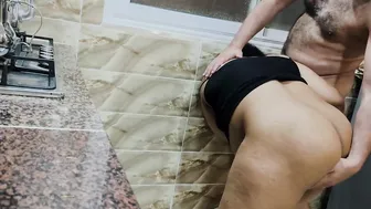 فيلم سكس لخدامة شرموطة بتتناك في المطبخ من صاحب البيت - رائع 2025