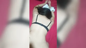 حبيبها رابط ايدها ونازل نيك في طيزها الكبيرة وبيصورها