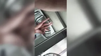 حبيبها موقفها وفاشخ طيزها الجامدة على الواقف واحلى دلع