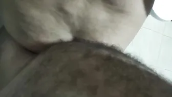 جسمها جامد ديوثها بيصورها وهي بتمص وتتناك من صاحبو