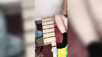مدام مصرية الزبون مقلعها ومش راحم كسها نيك