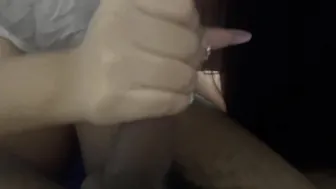 لبوة اخوها فاتح رجليها وبيرشق زبه في كسها على الاخر