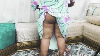 شرموطة فلاحة بتمص زب صاحب جوزها وتركبه قدام جوزها