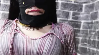 متناكة بترقص للزبون تفتح رجليها على السرير بالفلوس