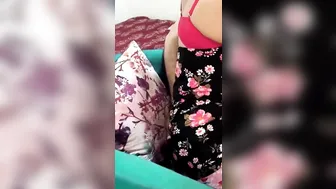 مصرية طيزها جامدة بتمص زب الزبون وتاخده كامل من ورا