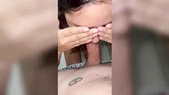 حبيبها دخل عليها الحمام ورشق زبه في كسها على الواقف