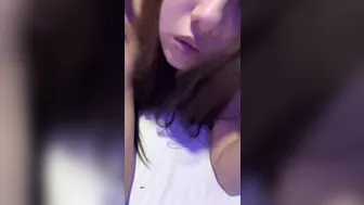 متناكة مصرية بتعرض في جسمها وتتناك بجميع الاوضاع